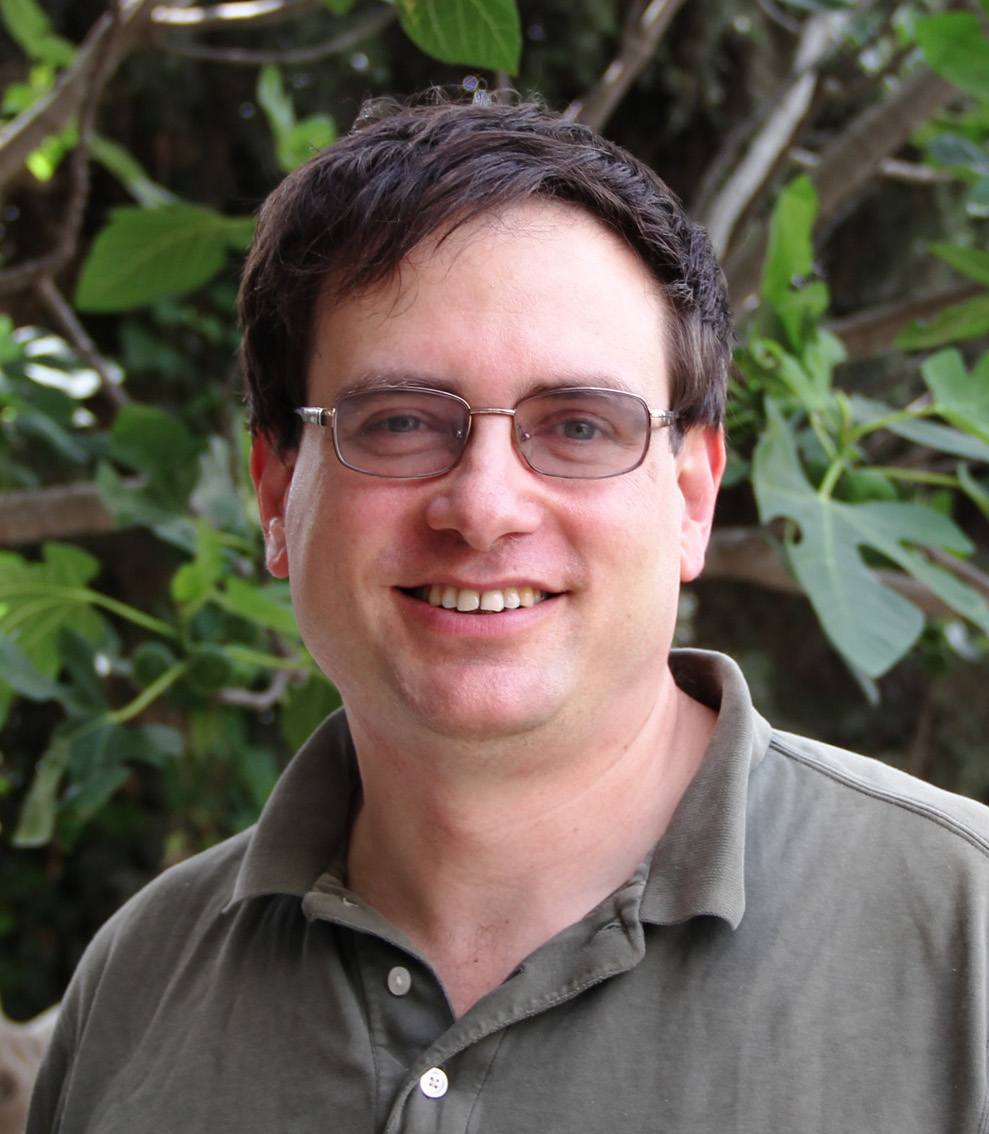 Elon Lindenstrauss headshot