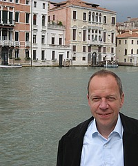 Anton Bierl headshot