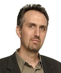 Peter van Alfen headshot