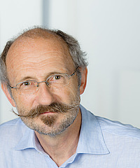 Bernhard Palme headshot