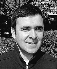 Mustafa Aksakal headshot