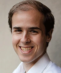 David Simmons-Duffin headshot