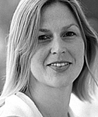 Julia Hartmann headshot