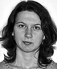 Oana Pocovnicu headshot