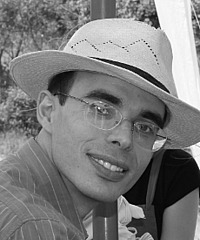 Augusto Ponce headshot