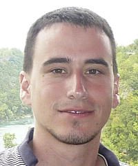 Avishay Tal headshot