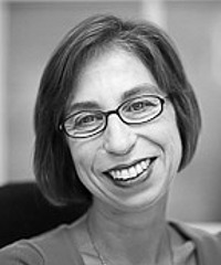 Nicole Reinhardt headshot