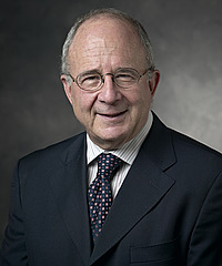 Michael Bordo headshot