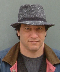 Noah Jonathan Efron headshot