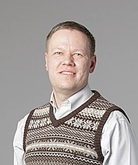 Andris Ambainis headshot