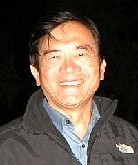 Anthony Zee headshot