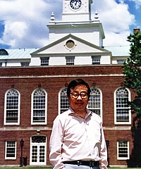 Li-Zhi Fang headshot