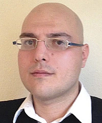 Amir Mohammadi headshot