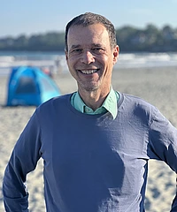 Sergio Fenley headshot