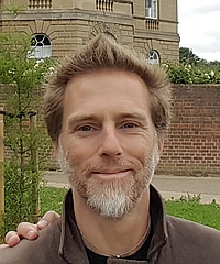 Guillermo Silva headshot