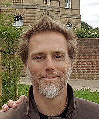 Guillermo Silva headshot