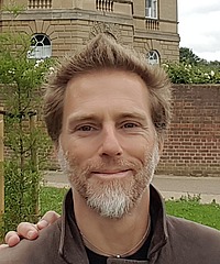 Guillermo Silva headshot