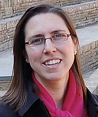 Emine Fetvaci headshot