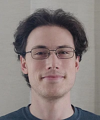 Zachary Sylvan headshot