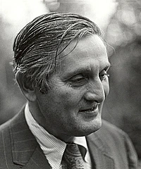 Carl Kaysen headshot