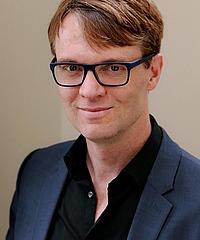 Andrew Derek Chignell headshot