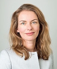 Julia Wolf headshot