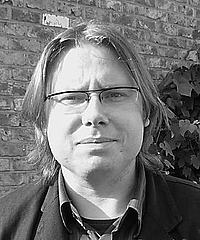 Sven Dupré headshot