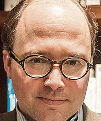 Earle Havens headshot