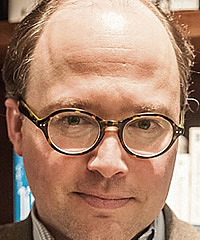 Earle Havens headshot