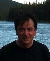 Manuel del Pino headshot