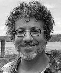 Daniel Strum headshot