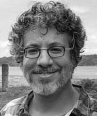 Daniel Strum headshot