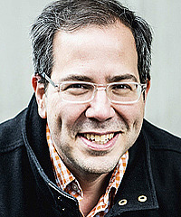 Luis Campos headshot