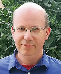 Gabor Kosa headshot