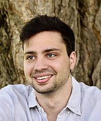 Jonah Kudler-Flam headshot