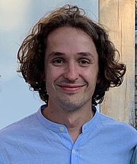 Simon Machado headshot