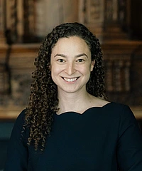 Elizabeth Kassler-Taub headshot