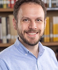 Robert Andrews headshot