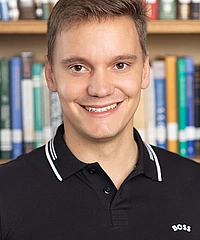 Sven Hirsch headshot