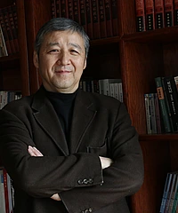 Hui Professor Wang headshot