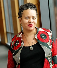 Lindsey Denise Cameron headshot