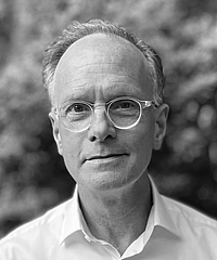 Paul Halliday headshot