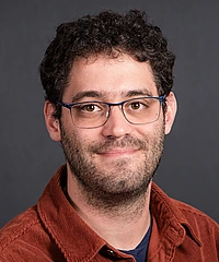 Erez Urbach headshot