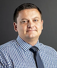 Carson Bay headshot