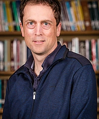Alan Stapledon headshot