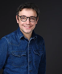 Alejandro Morales headshot