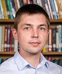 Alexander Chernoglazov headshot