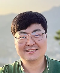 Dongryul Kim headshot