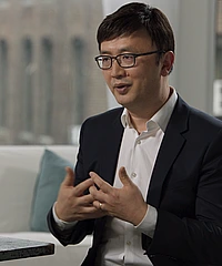 Tao Jiang headshot