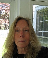 Lynn Staley headshot